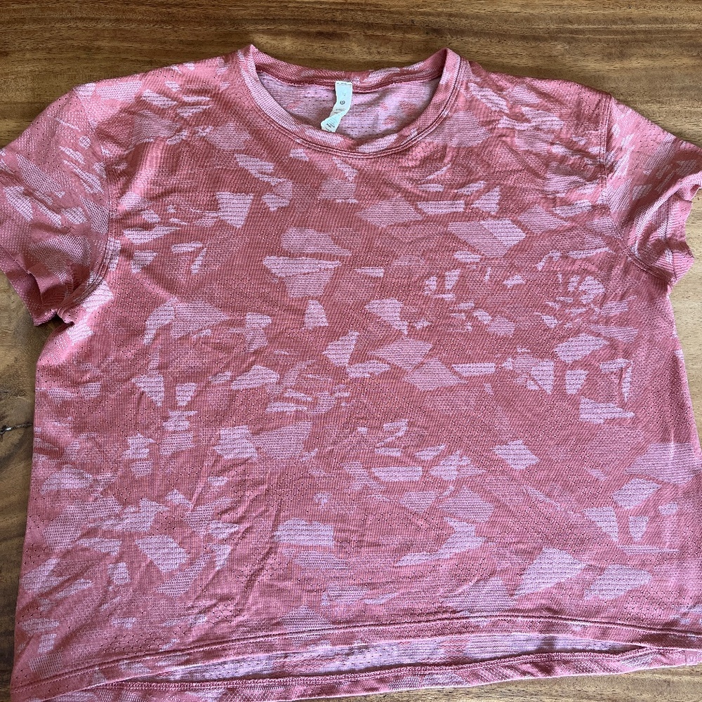 Lululemon Train To Be short sleeve shirt 12 Rose